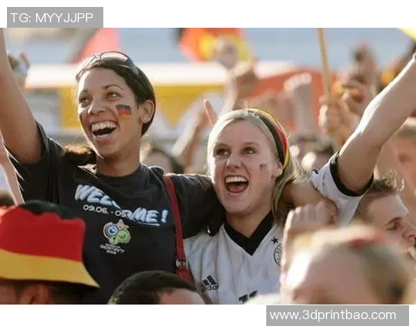 足球明星齐聚展现颠球技巧引发球迷热烈追捧与欢呼